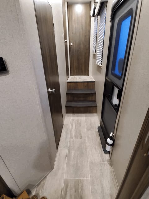 Family Bunk 5Th wheel Towable trailer in Osoyoos