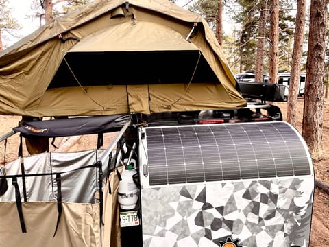 2022 Off-Grid Pando 2.0 Trailer with Roof Top Tent Remorque tractable in Greenwood Village