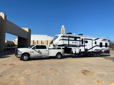 2022 Fuel 352 BRAND NEW Toy hauler Party Patio !! Super Host !!! Towable trailer in Rowlett