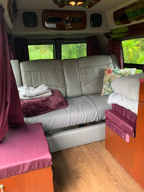AlaeaVana - Vintage Campervan with New Build! Van aménagé in Keaau