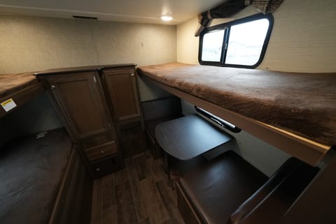 2018 Keystone Bullet 287QBS Tráiler remolcable in Lakeview