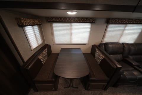 2018 Keystone Bullet 287QBS Tráiler remolcable in Lakeview