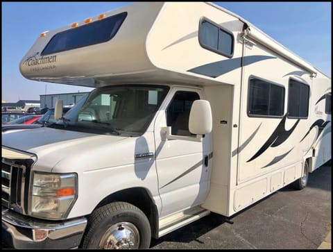 Comfort, convenience and affordability make the RV your 1st choice. This 20 Véhicule routier in Portage