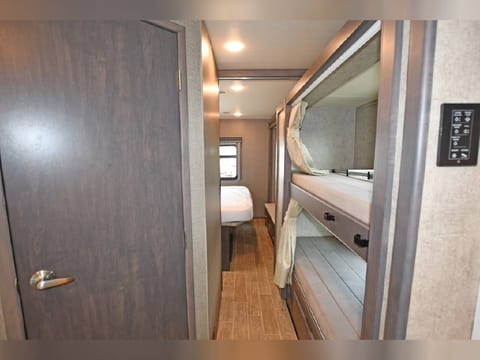 2020 Thor Omni Glamping specialist Véhicule routier in Idaho