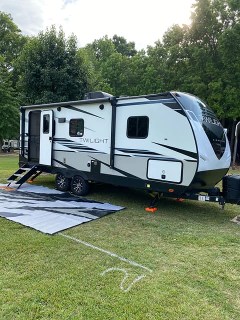 2022 Cruiser Twilight 2100 Luxury Camper Towable trailer in Kannapolis