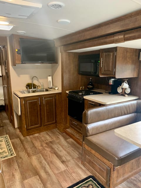 2015 FR3 Motorhome, AKA Family Truckster Drivable vehicle in Port Angeles