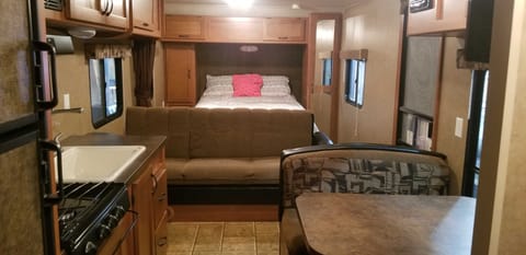 Relaxing Camper for Delivery Near Bellevue Remorque tractable in Bellevue
