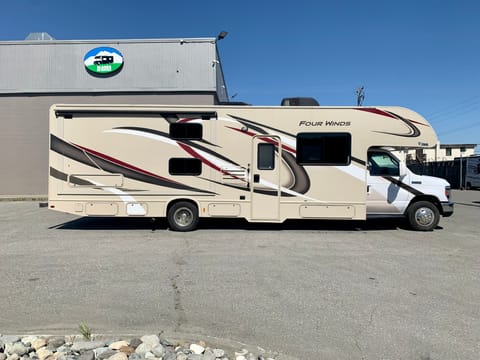 GUS - 2019 Thor Motor Coach Four Winds Bunkhouse Drivable vehicle in Anchorage