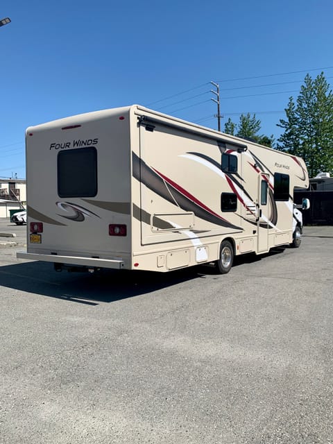 GUS - 2019 Thor Motor Coach Four Winds Bunkhouse Drivable vehicle in Anchorage