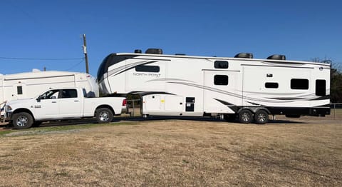 2022 Jayco North Point Towable trailer in Sherman