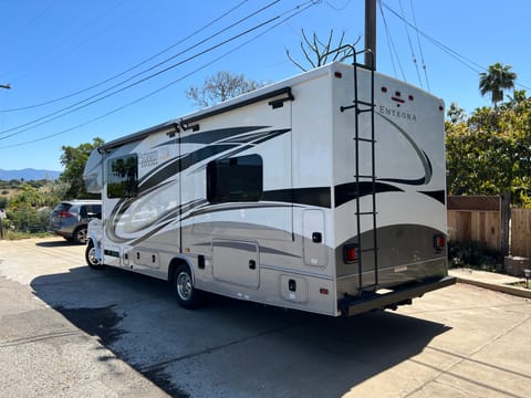 200 miles per night included! Relaxing, Reliable RV 2022 Entegra "Sonoma" Drivable vehicle in Fallbrook