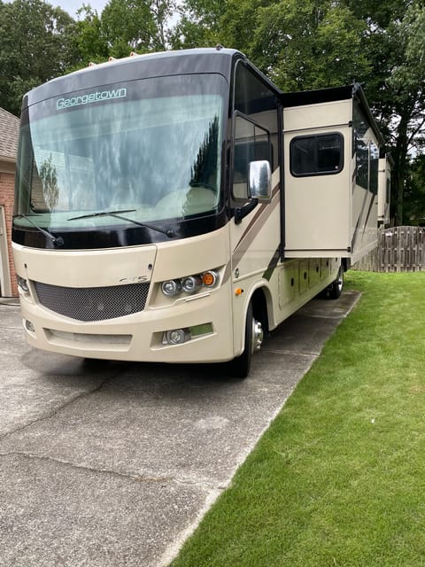 2017 Forest River Georgetown 36B5 Drivable vehicle in Royal Palm Beach