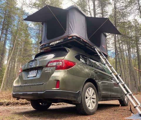 2017 Subaru Outback With Rooftop Tent (Glacier Airport Pickup/Drop-off) Cámper in Woods Bay