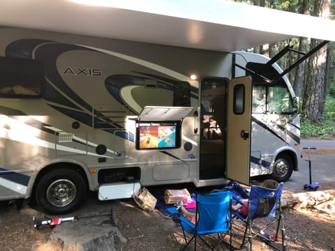 2016 Thor Axis Motorhome of Fun Drivable vehicle in Central Point