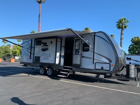 Coachmen Apex Ultra-Lite Towable trailer in San Pasqual Valley