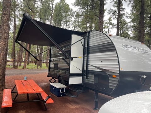 “The Cozy Camper” 2021 Forest River Evo Tráiler remolcable in Chino