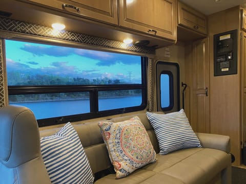 Whether you’re parked in the mountains or beside Norris Lake, the dinette and jackknife sofa windows provide a great view.