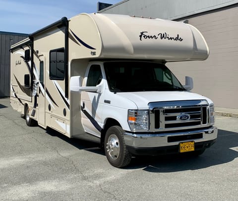 HECTOR - 2018 Thor Motor Coach Four Winds Bunkhouse Véhicule routier in Anchorage