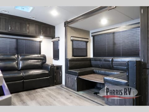 2019 Highland Ridge RV Mesa Ridge Lite Towable trailer in Midvale