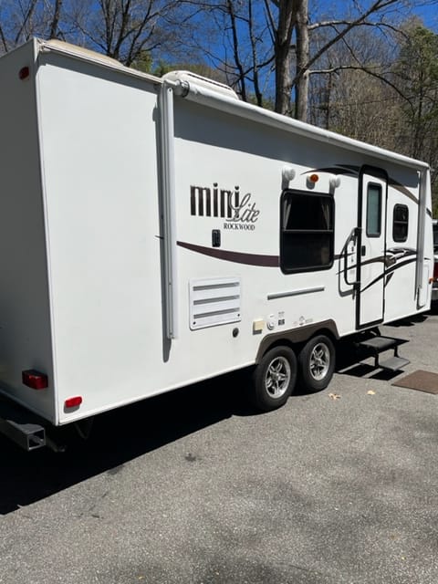 2014 Forest River Rockwood Mini Lite Towable trailer in High Point