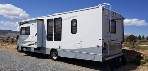 2009 Winnebago Access Drivable vehicle in Sparks