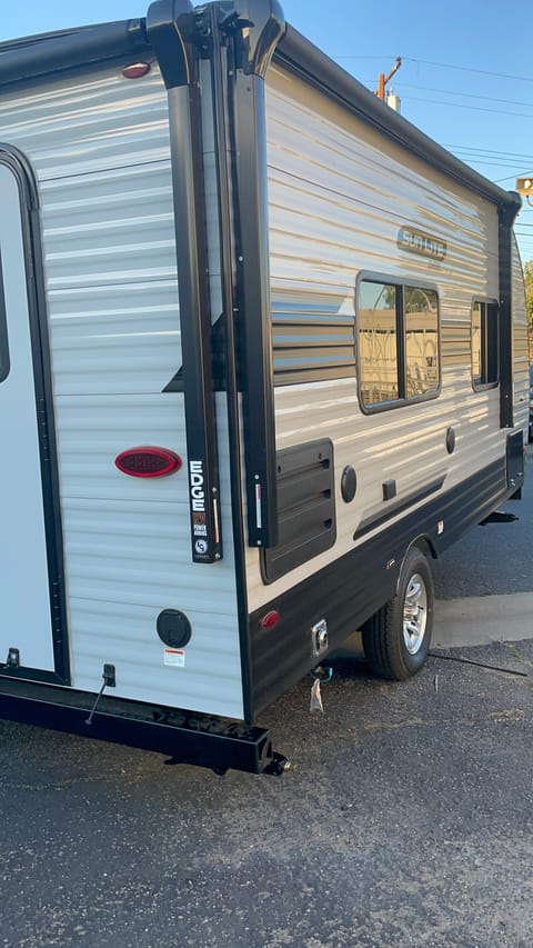 2022 Sun Lite Classic 18RD Travel Trailer Towable trailer in Fontana