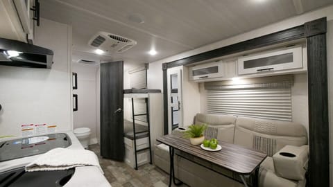 Jake and Nicole's New Swanky Switchback Suite! Towable trailer in Cedar Hills
