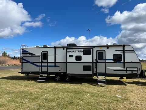 Glamping in style Towable trailer in Redmond