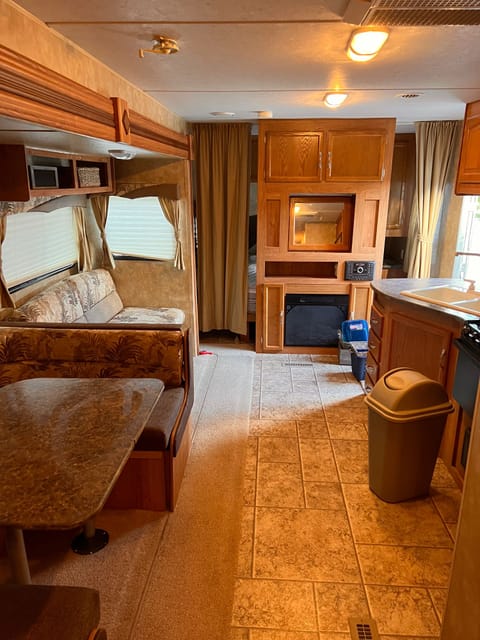 2010 Jayco Jay Flight with two sets of bunks! Drivable vehicle in Bismarck