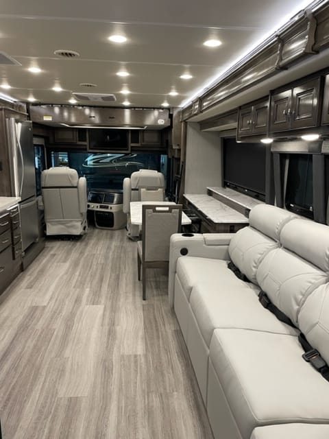 2022 Fleetwood Frontier 36SS Drivable vehicle in Kettering