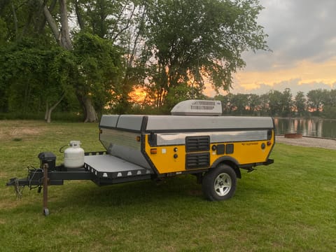 "Evo" - Fleetwood Evolution E1 Towable trailer in Norton Shores