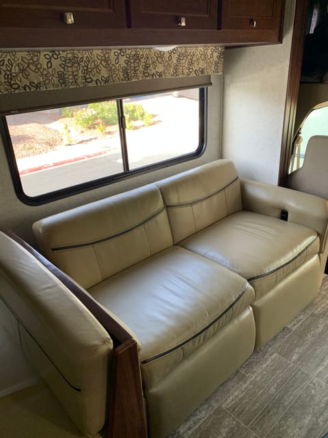 2018 Forest River Forester 2851S LE Comfortable Smooth Easy Drive, Explore! Fahrzeug in Spring Valley