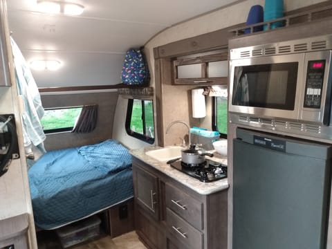 Cute, Pet-Friendly Getaway for 2-4 Campers (2015 R-Pod) - 2,500 lbs. Remorque tractable in Kentwood
