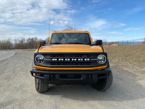 2022 Ford Bronco with Rooftop Tent and Camping Setup Vehículo funcional in Spenard