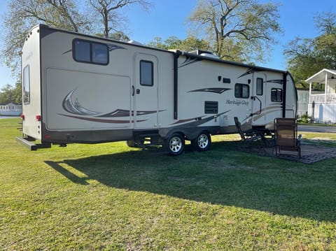 Family Friendly Bunkhouse with outdoor kitchen **Delivery Only** Towable trailer in Socastee