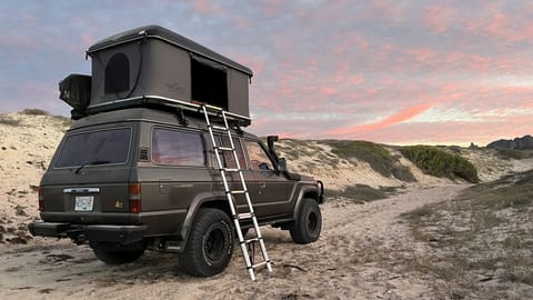 Easy Camper's 1989 Toyota Land Cruiser 60 series Drivable vehicle in Vancouver