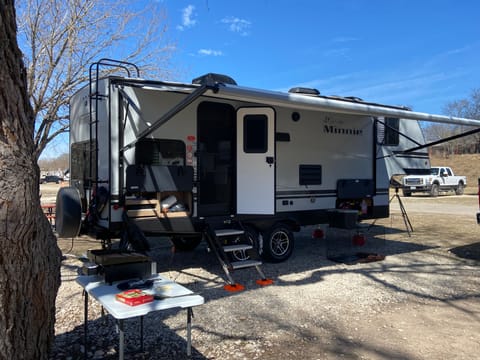 2020 Winnebago 5th Wheel Towable trailer in Kerrville