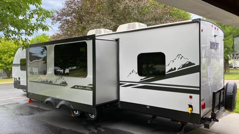 loaded fully stocked camping for 8 people! Towable trailer in Chaska
