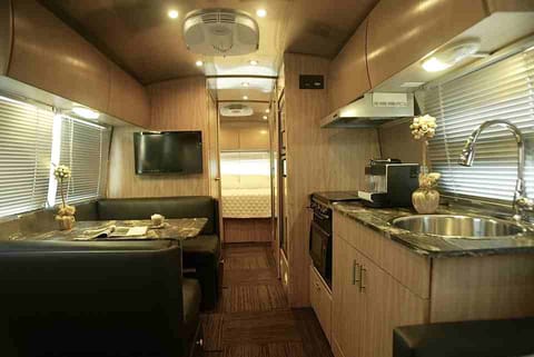 Airstream 28 Safari Special edition -  Glumping Style Tráiler remolcable in Corona
