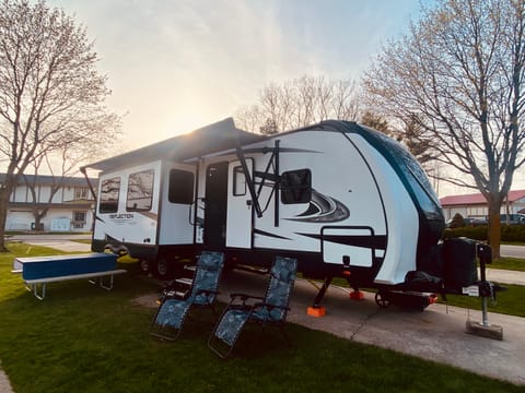 2021 Grand Design Reflection Bunkhouse! Towable trailer in Clinton Township