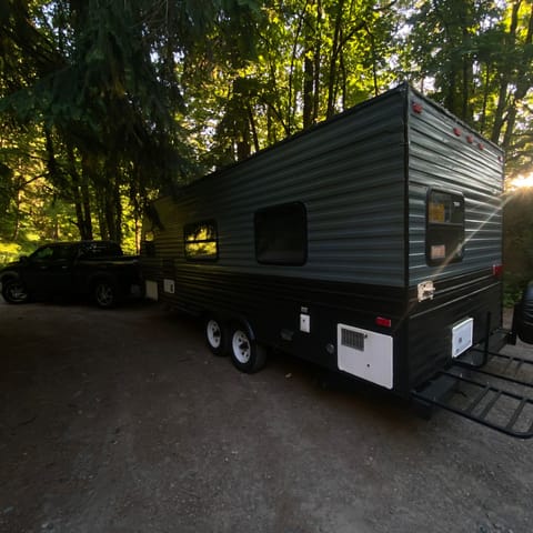 1996 Fleetwood Prowler - The Paradise Portal Towable trailer in Parkrose