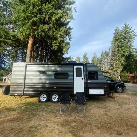 1996 Fleetwood Prowler - The Paradise Portal Towable trailer in Parkrose