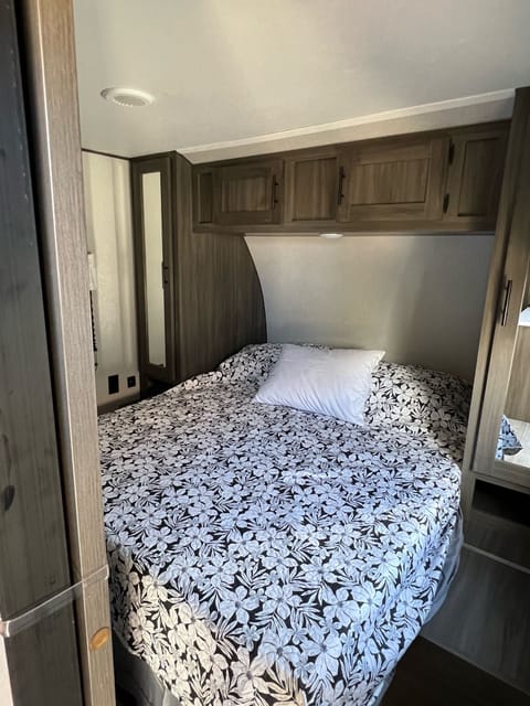Shasta The Travel Trailer *Sleeps up to 8 Guests* Towable trailer in Apple Valley
