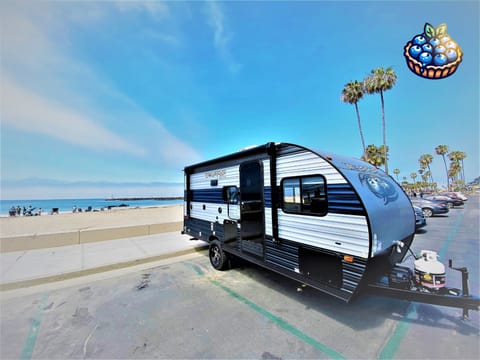This travel trailer is the BEST for RV Parks or any Beach! 💙