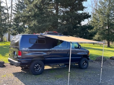 2003 Ford E350  4X4 Adventure Van Campervan in Happy Valley