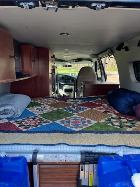 2003 Ford E350  4X4 Adventure Van Campervan in Happy Valley