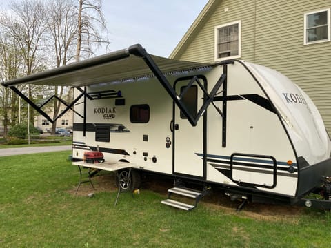 2020 Dutchmen Kodiak Cub Towable trailer in Waitsfield