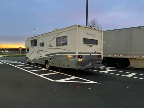 2002 Jayco Designer Drivable vehicle in Paterson