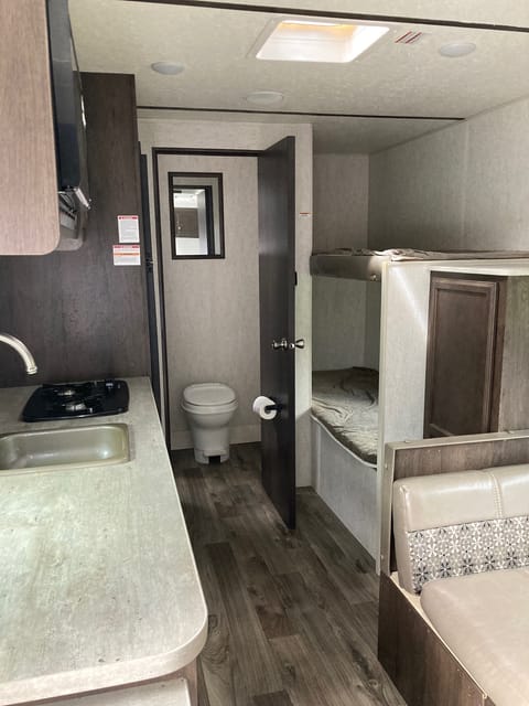 2018 Starcraft Autumn Ridge Outfitter Towable trailer in Jackson