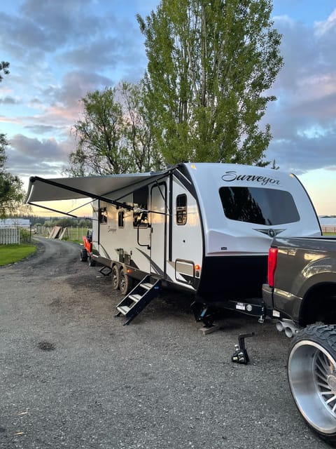 2020 luxury surveyor Towable trailer in Hillsboro